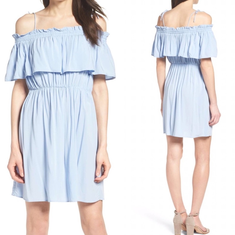 Bardot | Off Shoulder / Cinched Waist Light Blue Size 8 / Medium